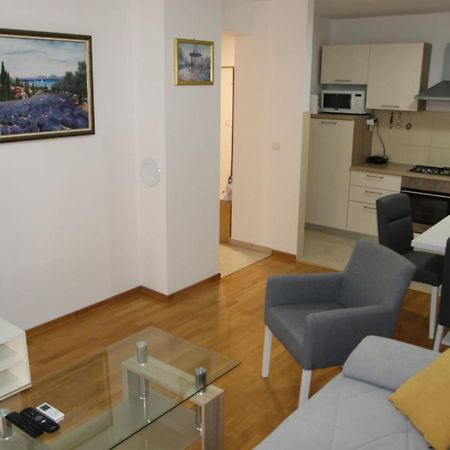 Apartment Pearl-Free Parking Makarska Bagian luar foto