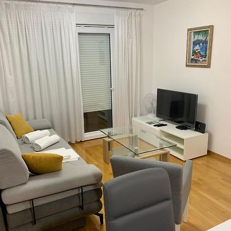 Apartment Pearl-Free Parking Makarska Bagian luar foto
