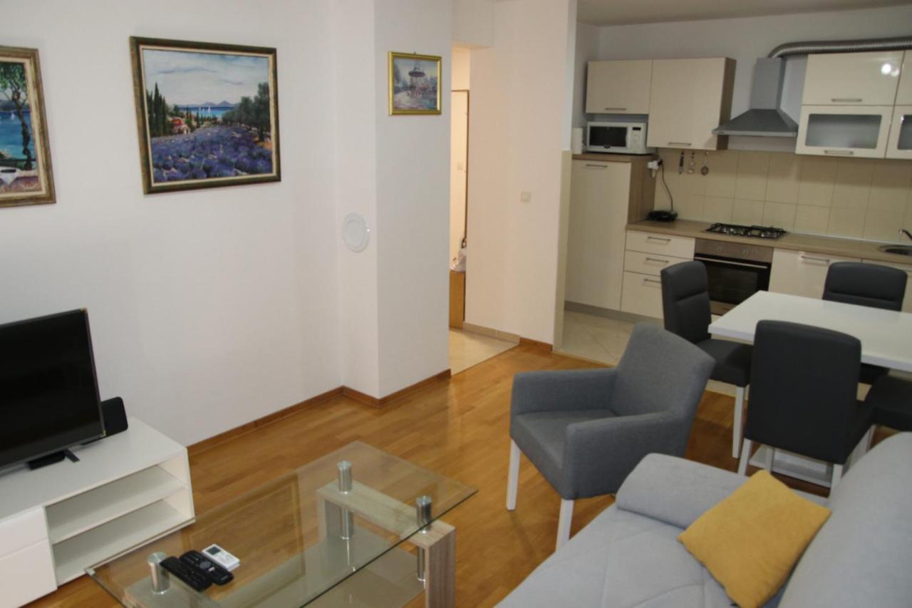 Apartment Pearl-Free Parking Makarska Bagian luar foto